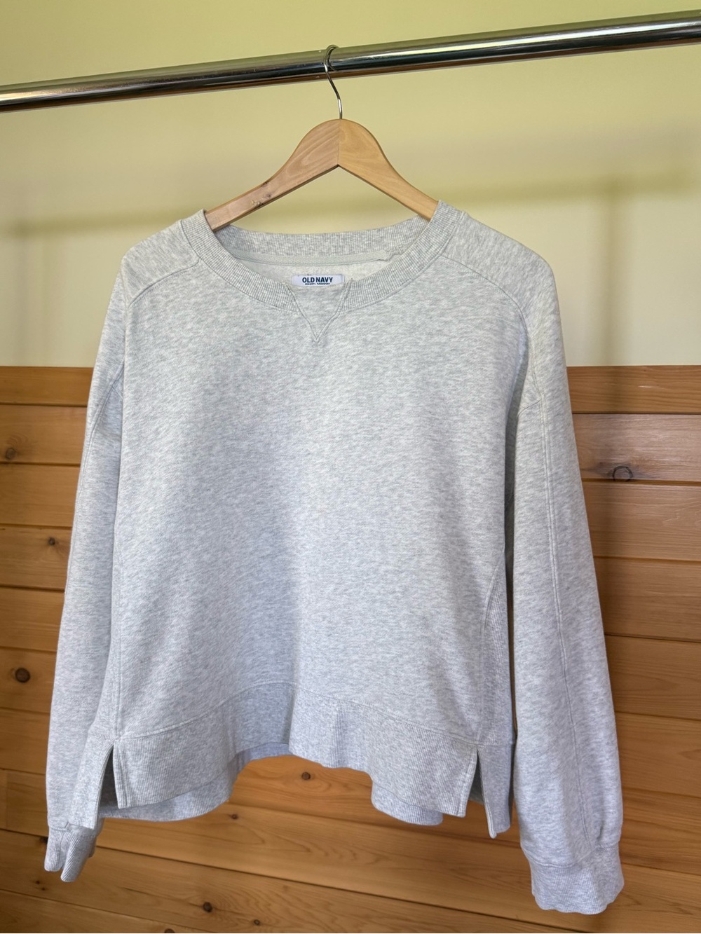 Old Navy Crewneck Pullover Sweatshirt